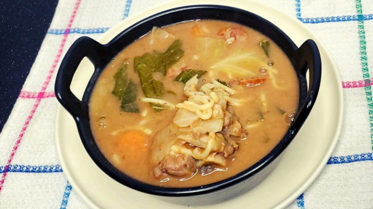 Sopa de peixe com legumes